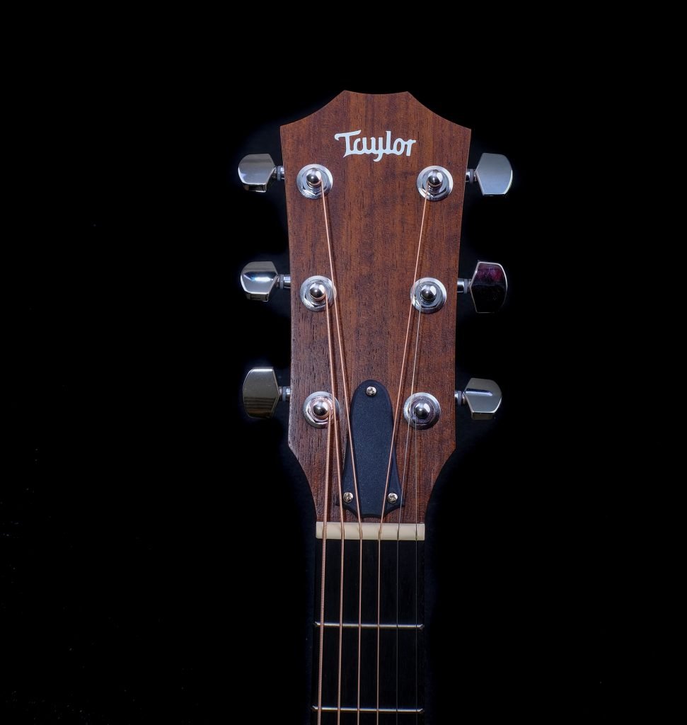 donde se fabrican las guitarras acusticas taylor
