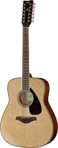 Yamaha FG820
