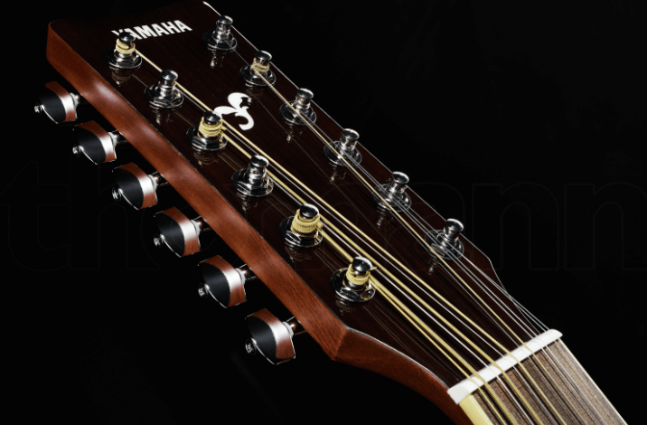 Yamaha FG820