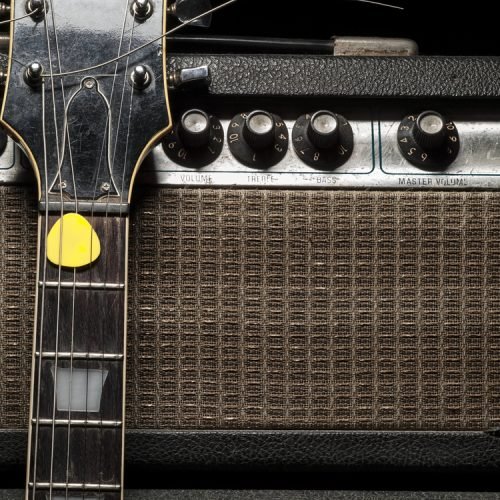 Explicación de los ajustes del amplificador de guitarra