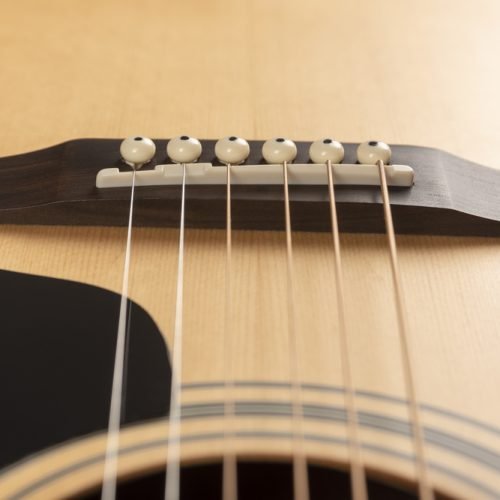 ¿Qué tensión deben tener las cuerdas de la guitarra?